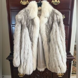 Elegant Women's Natural Blue Fox Fur Coat .